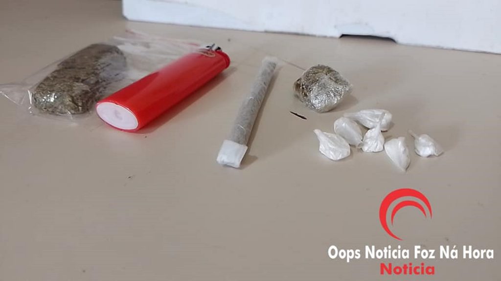 Em abordagem de rotina, Choque detém dupla com drogas em loja de bebidas em Foz do Iguaçu