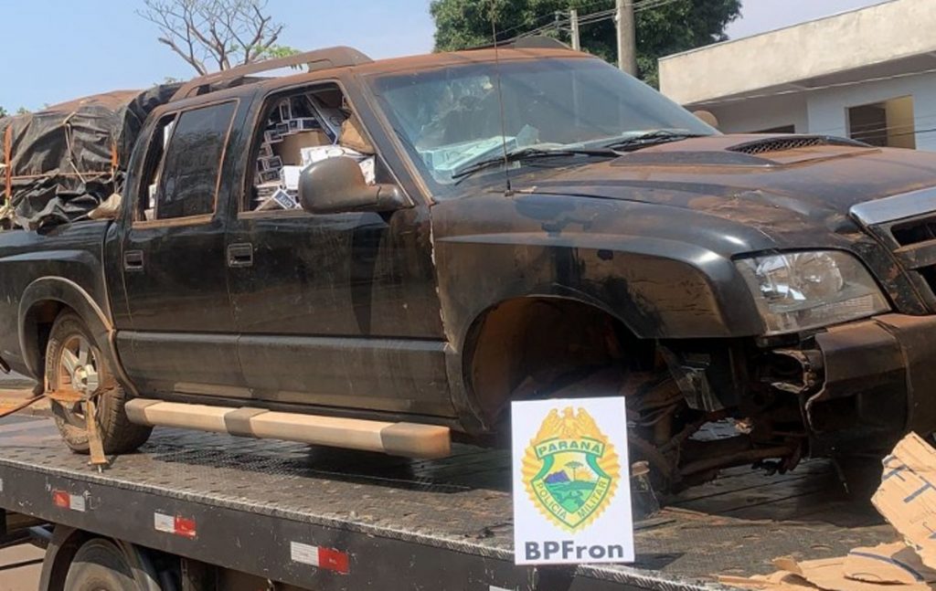 BPFron e PF apreendem veículo carregado com cigarros contrabandeados em Guaíra