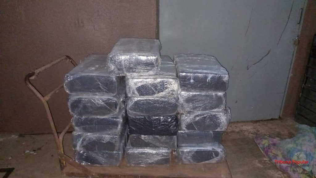 Plantão da Delegacia da Polícia Civil de Foz prende três pessoas com 300 kg de maconha