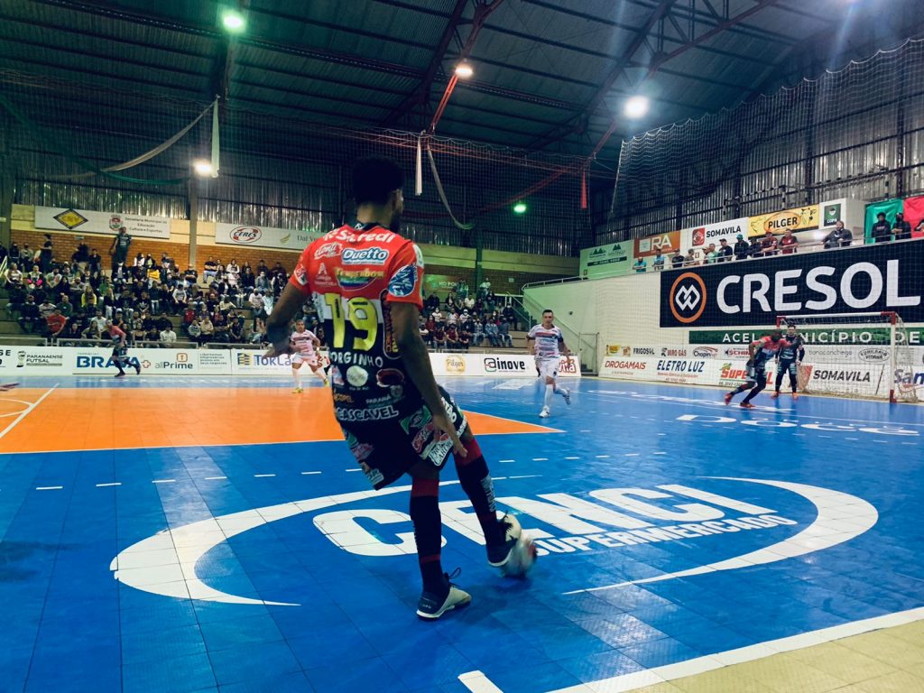 Cascavel Futsal vence em Chopinzinho e está a um empate da semifinal da Ouro