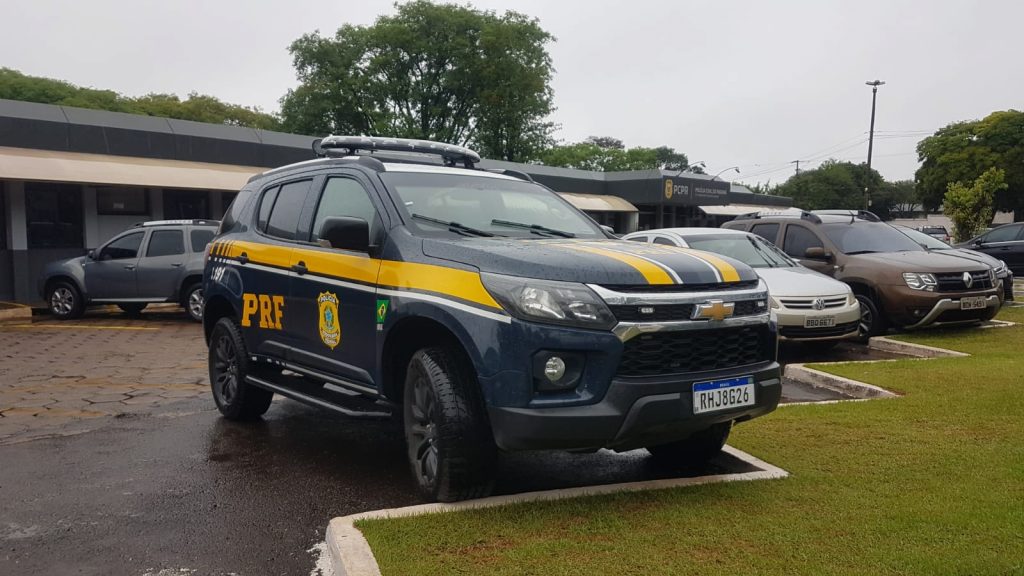 Após ziguezague em rodovia, motorista é detido pela PRF por embriaguez ao volante
