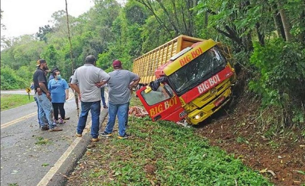 Motorista de caminhão morre em acidente na região do Vale do Ivaí