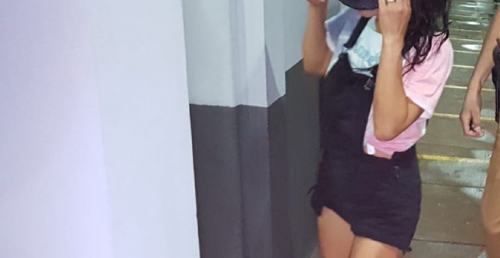 Após furto de celular em restaurante no Bairro São Cristóvão, casal é detido pela PM; câmera registrou o furto