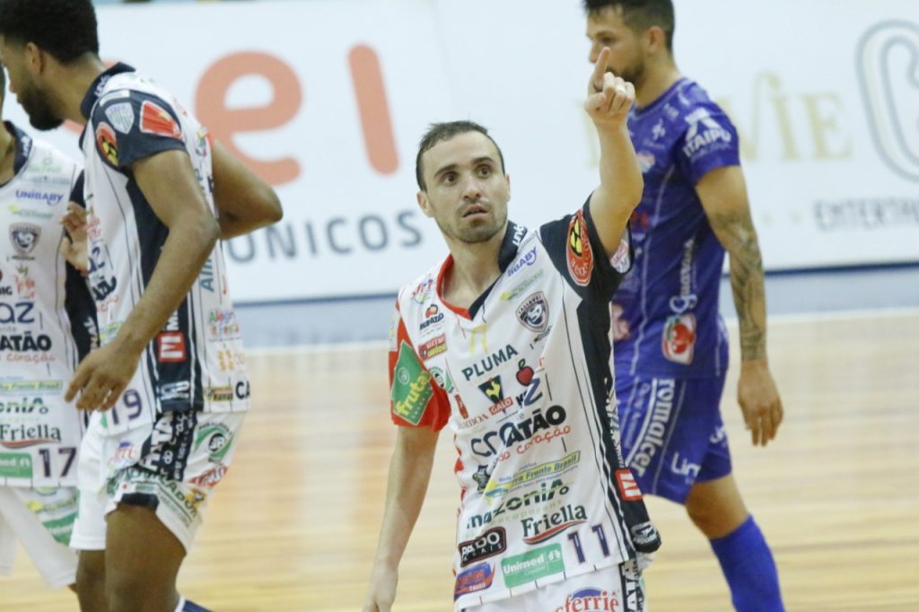 Cascavel Futsal derrota o Foz Cataratas pela Liga Paraná e chega a terceira vitória consecutiva na competição