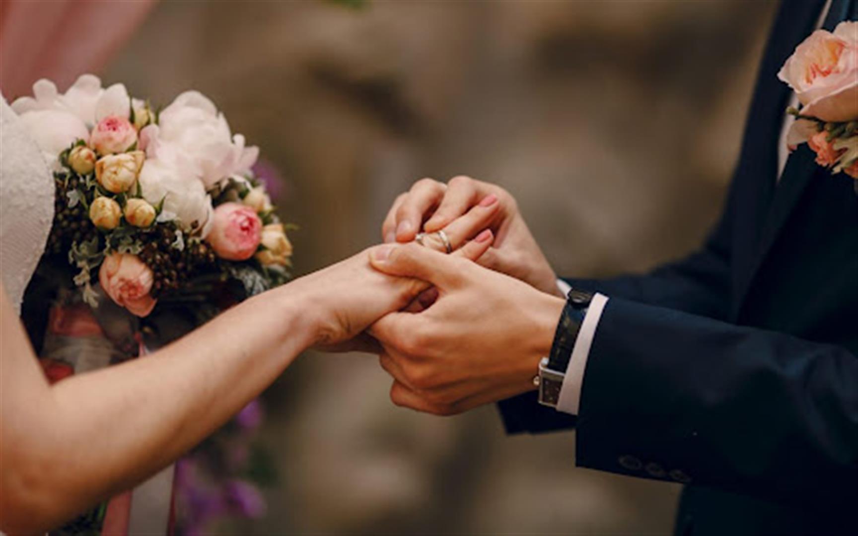 Ao menos 150 pessoas são infectadas pela Covid-19 após festa de casamento Imagem referente a Ao menos 150 pessoas são infectadas pela Covid-19 após festa de casamento