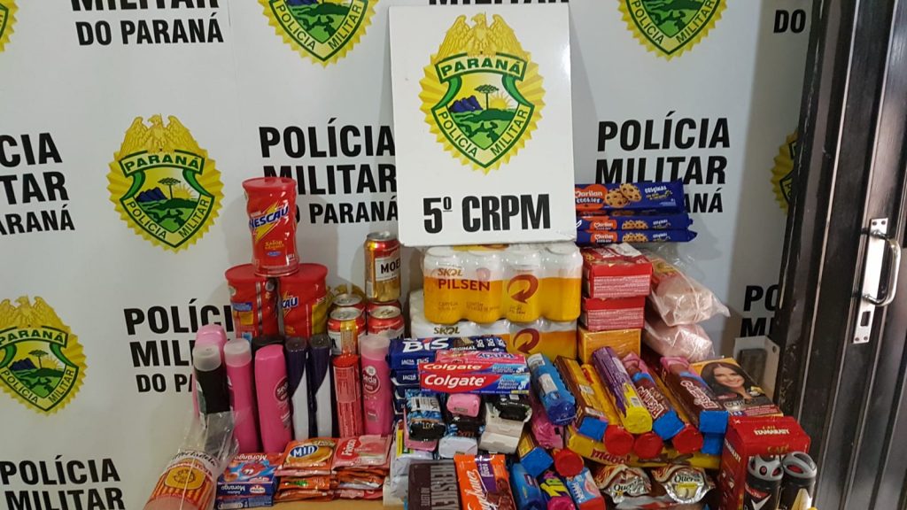 PM recupera grande quantidade de produtos levados em ação criminosa em mercado