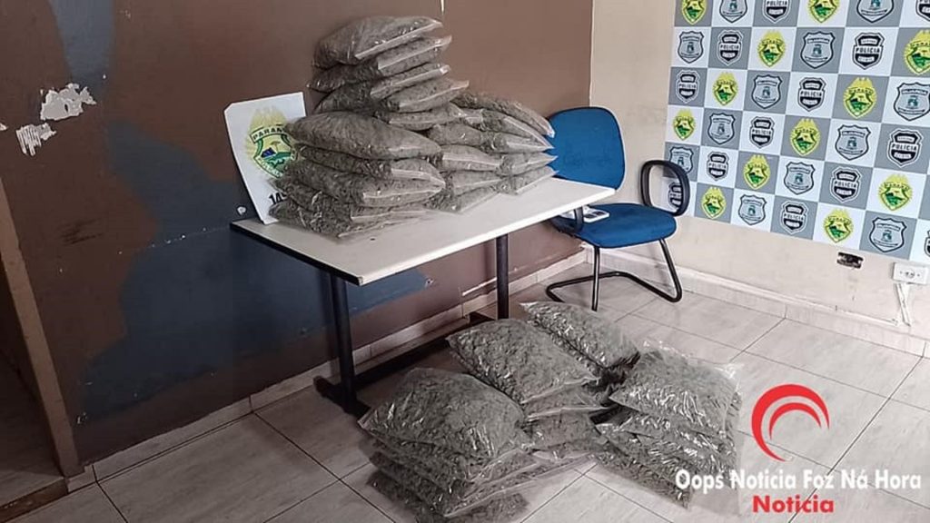 ROTAM apreende 40 pacotes de maconha na ‘Favela do Monsenhor Guilherme’, em Foz do Iguaçu