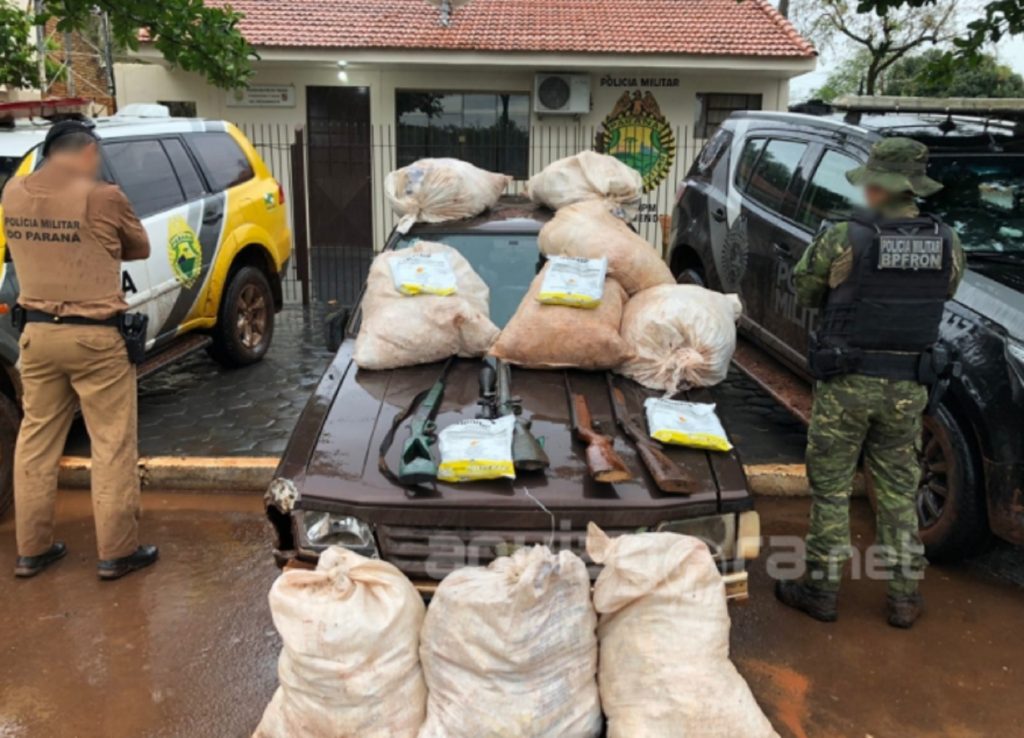 Mais de 200 quilos de veneno contrabandeado e armas são apreendidos em Porto Mendes Mais de 200 quilos de veneno contrabandeado e armas são apreendidos em Porto Mendes