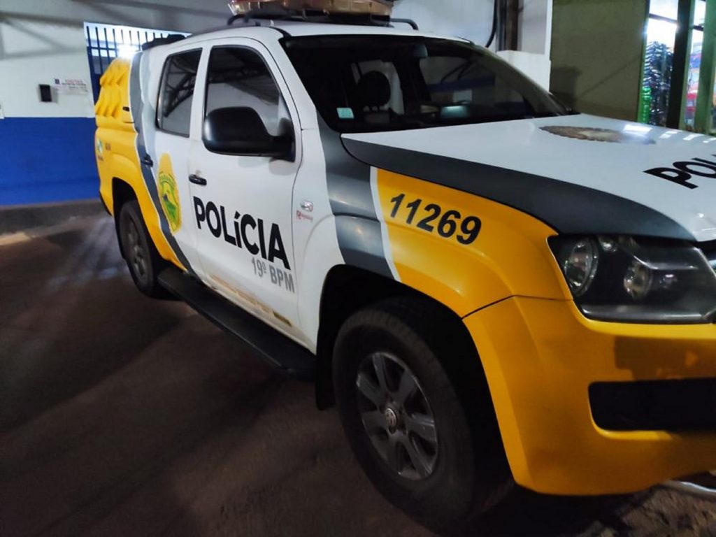 Homem é preso pela Policia após agredir esposa e outra vítima em Marechal Cândido Rondon Homem é preso pela Policia após agredir esposa e outra vítima em Marechal Cândido Rondon