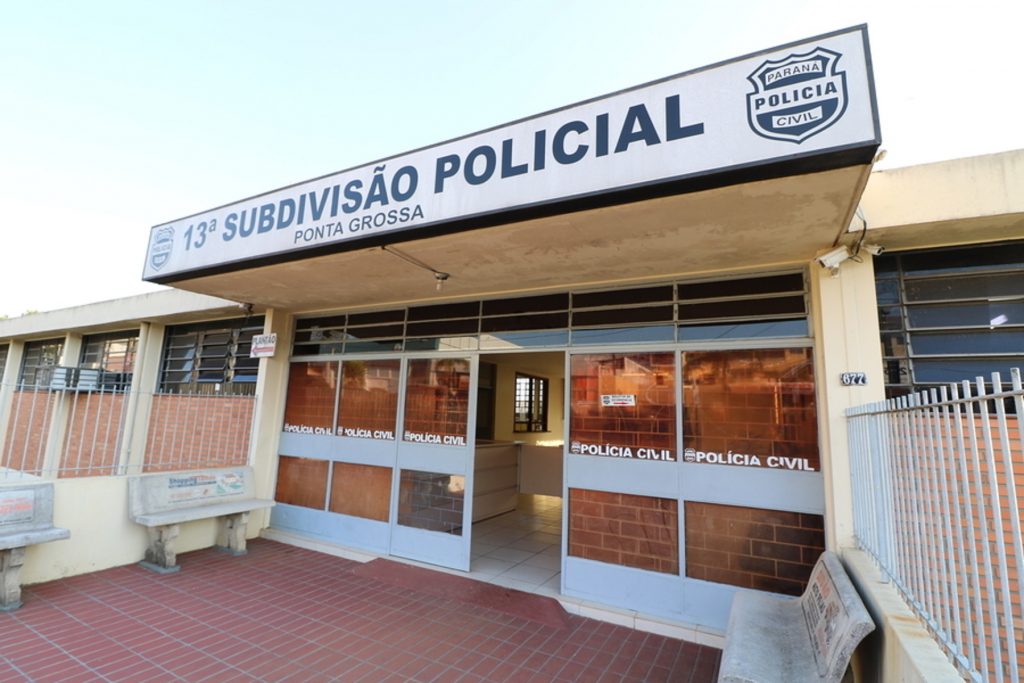 Sem dinheiro, jovem ameaça matar os pais Sem dinheiro, jovem ameaça matar os pais