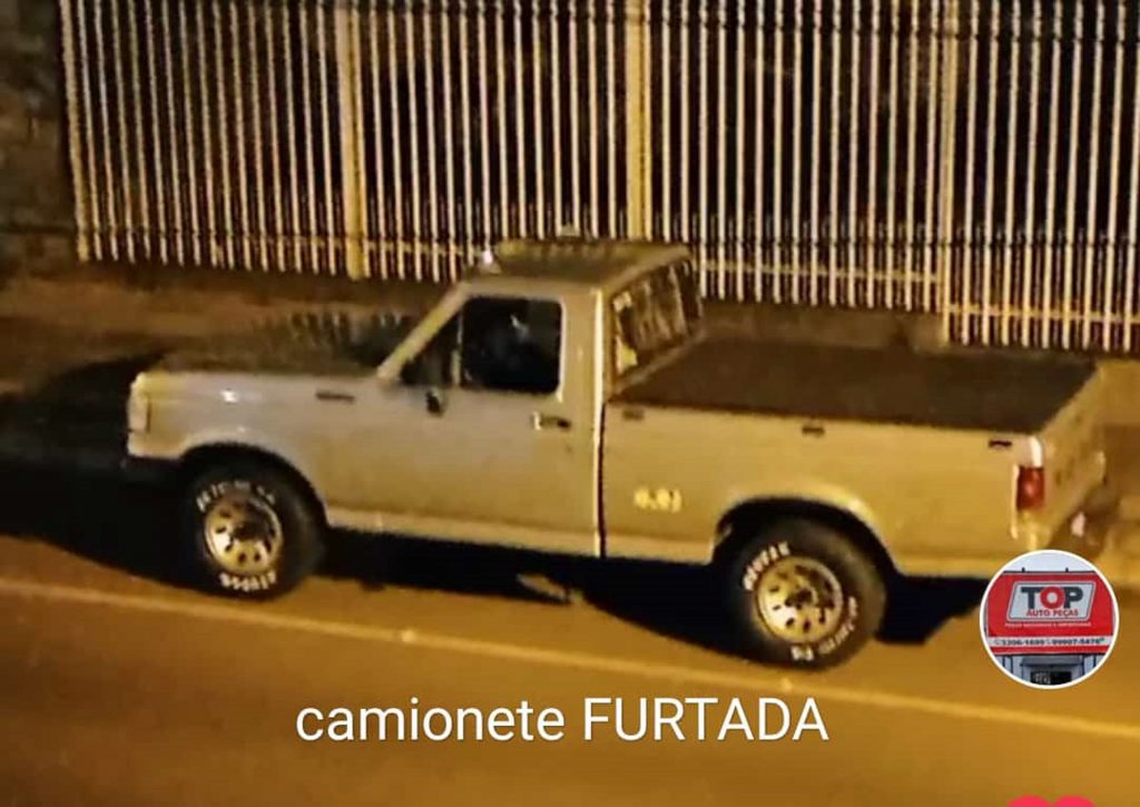 Caminhonete Ford F-1000 com placas ABF-0028 foi furtada no Bairro Recanto Tropical