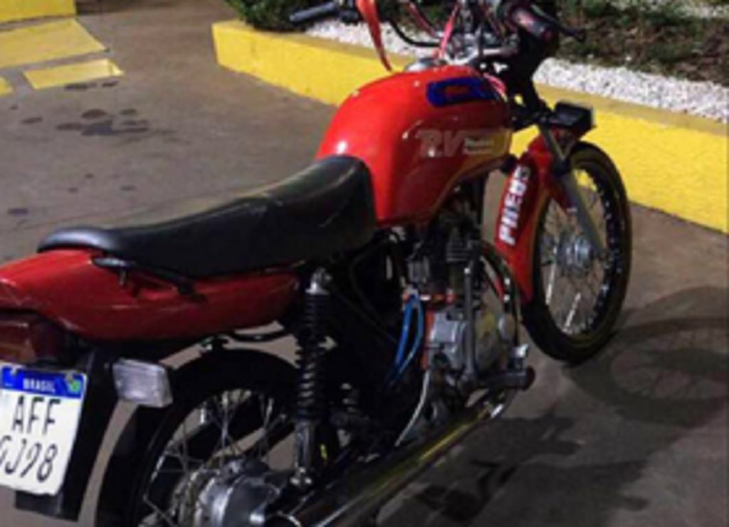 Placa AFF-0J98 de motocicleta foi extraviada e proprietário pede ajuda para localizá-la