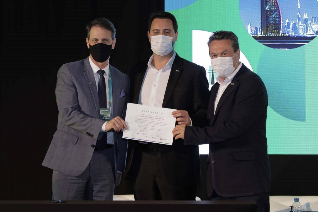 Sanepar recebe em Dubai certificado de compensação de gases de efeito estufa
