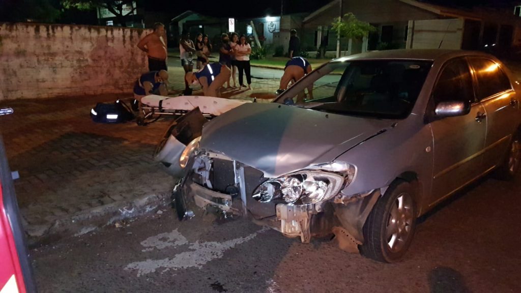 Motociclista sofre lesão na perna em colisão contra carro no Bairro Alto Alegre