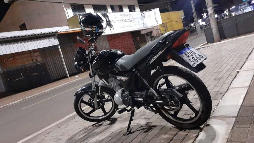 Trabalhador compra motocicleta e no mesmo dia veículo é furtado no Bairro Floresta Trabalhador compra motocicleta e no mesmo dia veículo é furtado no Bairro Floresta