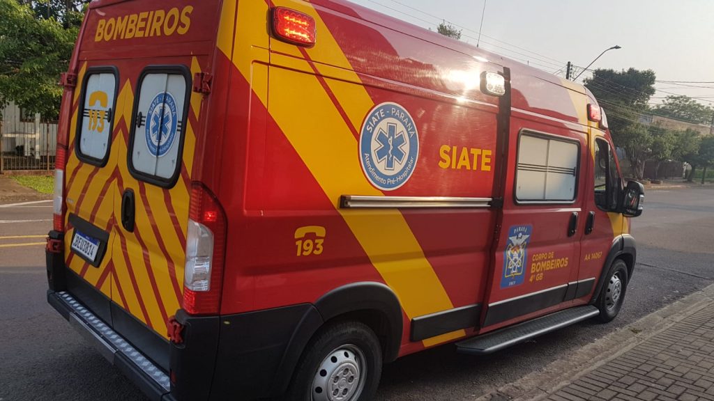Mulher sofre queda com moto e é socorrida pelo Siate no Bairro São Cristóvão