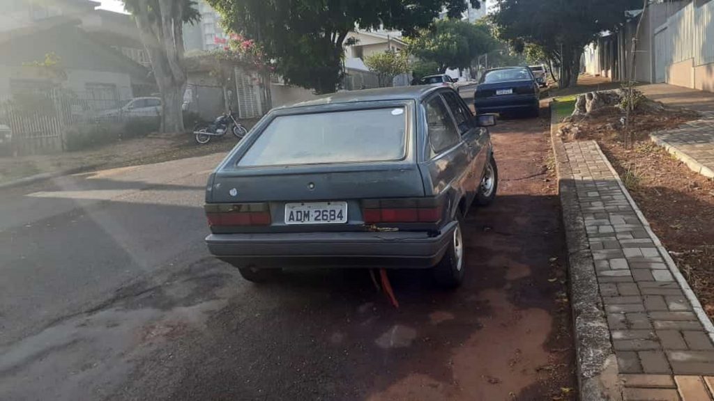 Gol com placas ADM-2684 é furtado na Rua Mato Grosso, no Centro