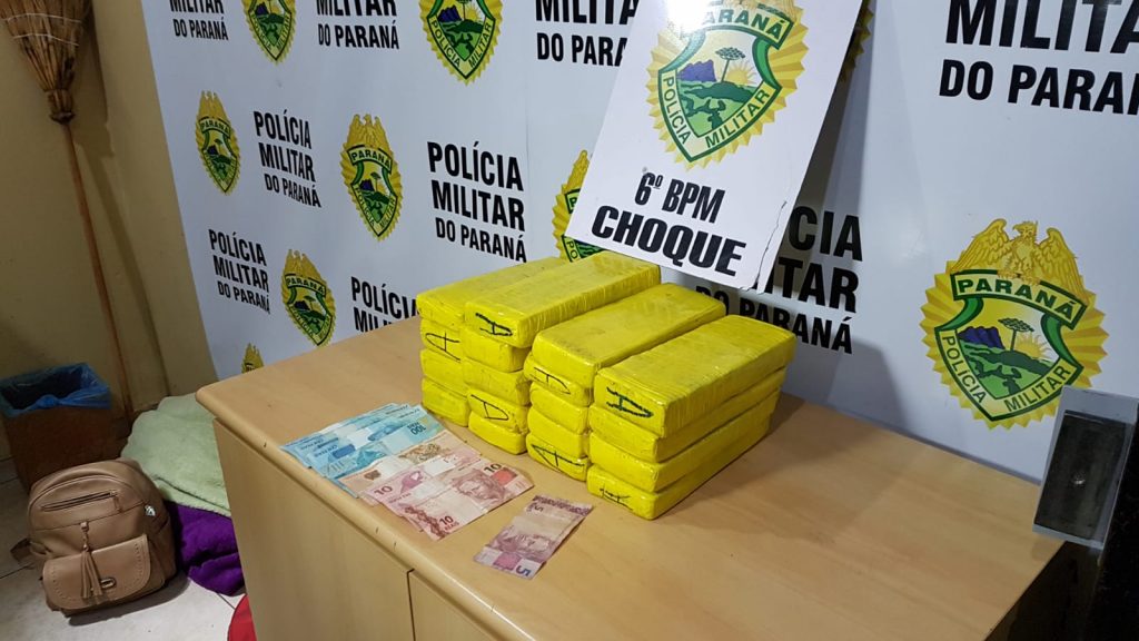 Choque flagra passageira de ônibus com 10 kg de maconha na bagagem na Rodoviária de Cascavel