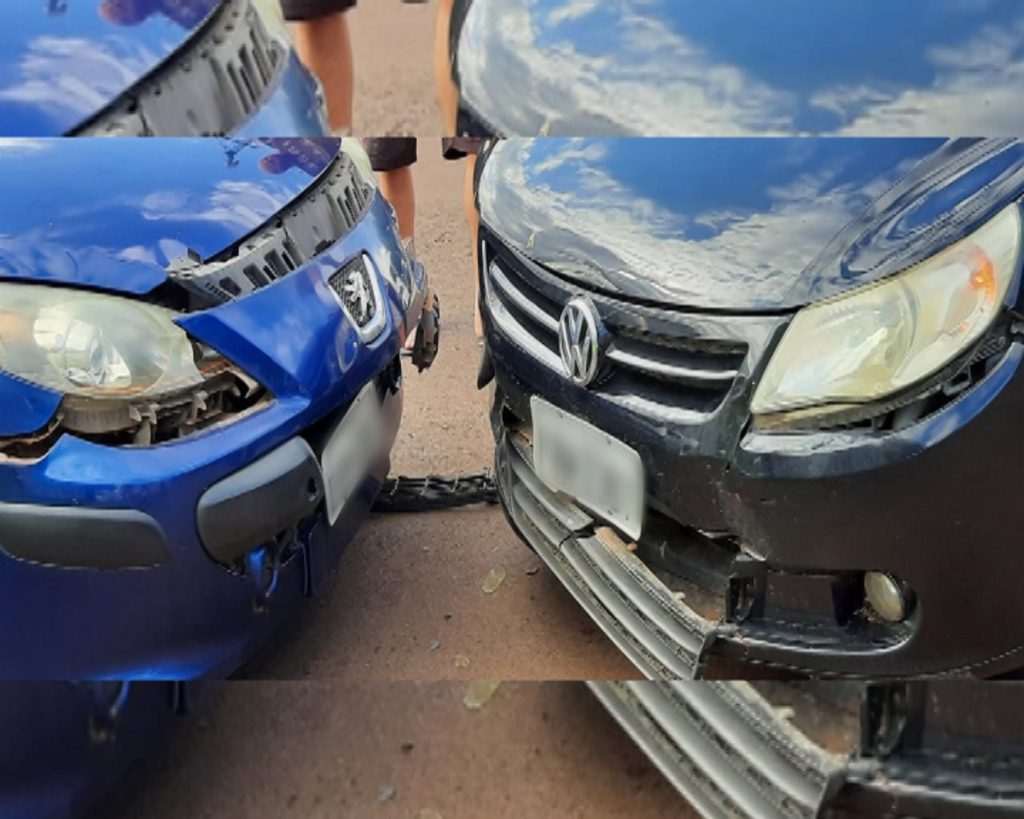 Gol na contramão colide em Peugeot na Rua Belém