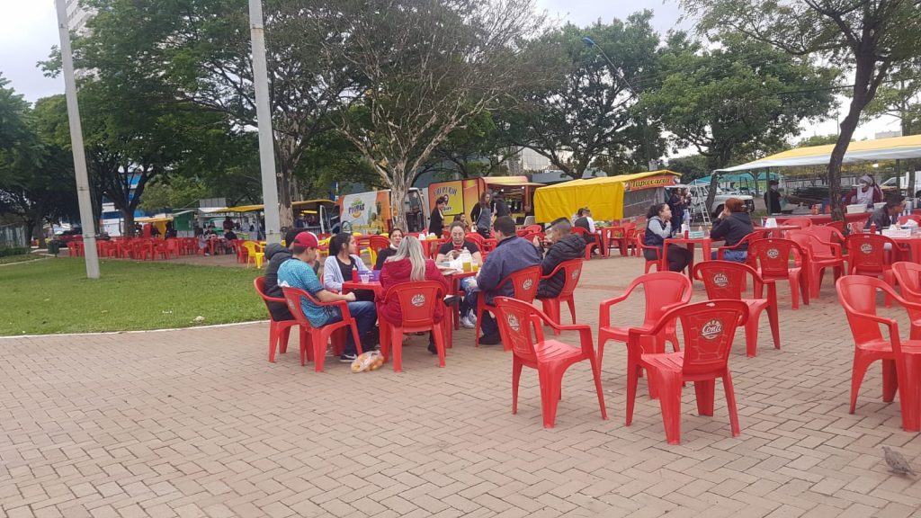 Domingão é dia de ir pra feira tomar um delicioso café
