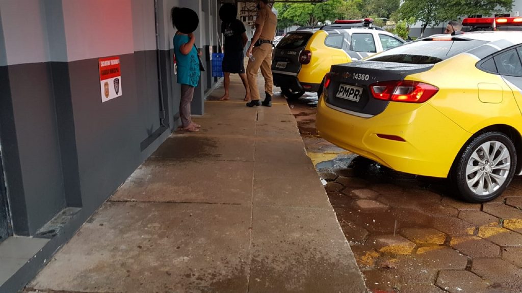 Homem de 53 anos, acusado de agredir a madrasta, de 50, é detido pela PM no Riviera