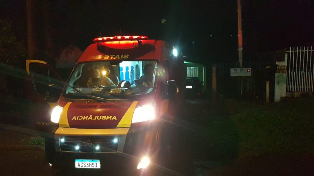 Mulher de 51 anos escorrega, bate a cabeça e fica ferida em Cascavel