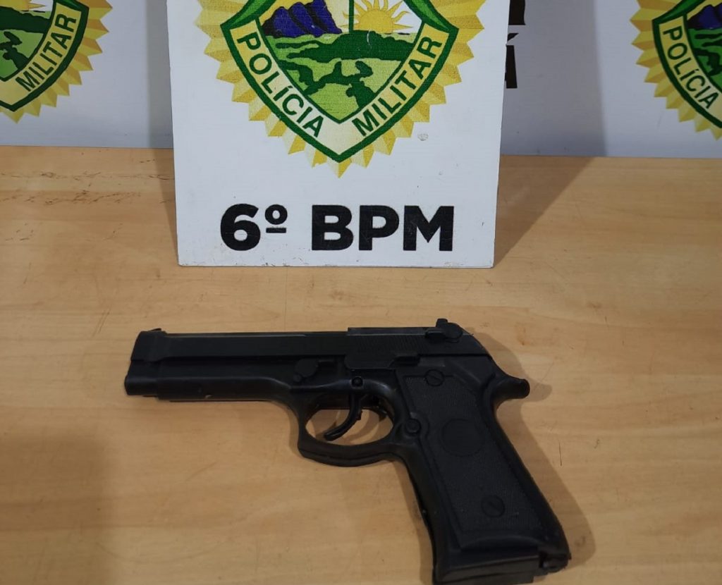 Homem reage à assalto e consegue imobilizar indivíduo até a chegada da PM, em Cascavel
