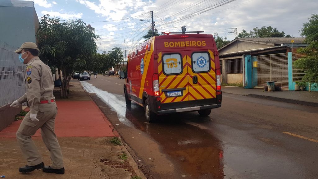 Homem sofre queda em residência no Bairro Tarumã e precisa dos cuidados do Siate