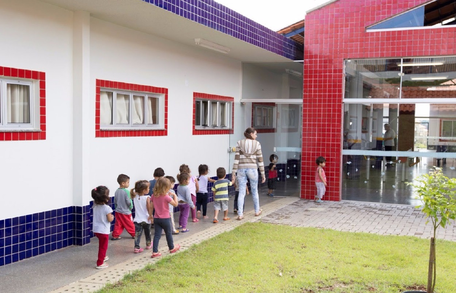 Comissão faz requerimento de informações sobre segurança de CMEIs e escolas municipais Imagem referente a Comissão faz requerimento de informações sobre segurança de CMEIs e escolas municipais