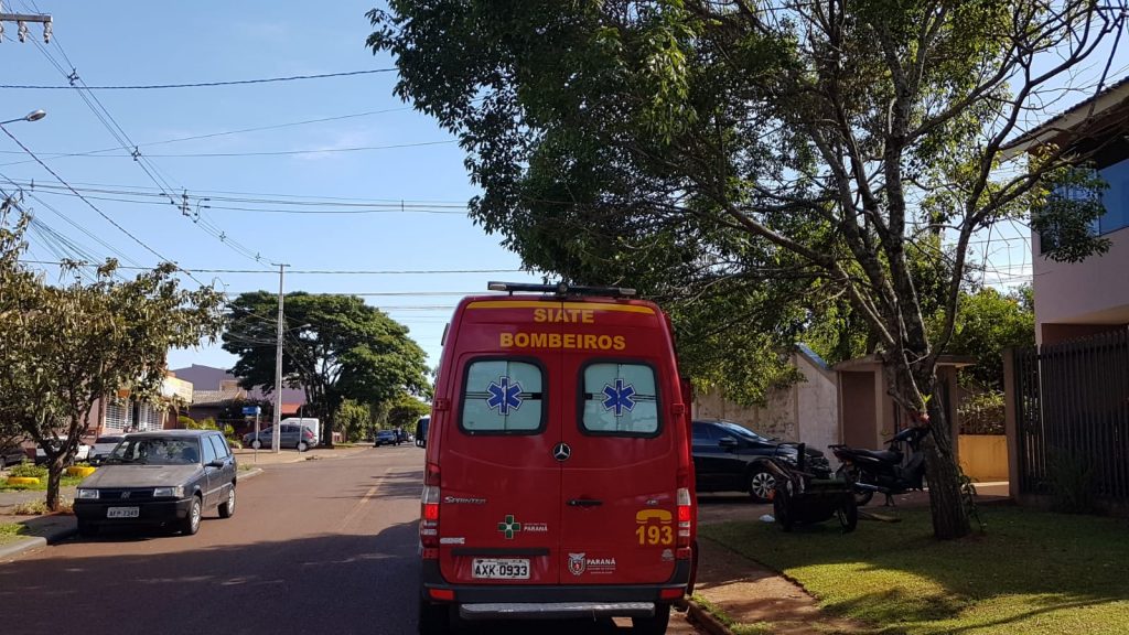 Idosa de 71 anos fica ferida sofrer queda em Cascavel
