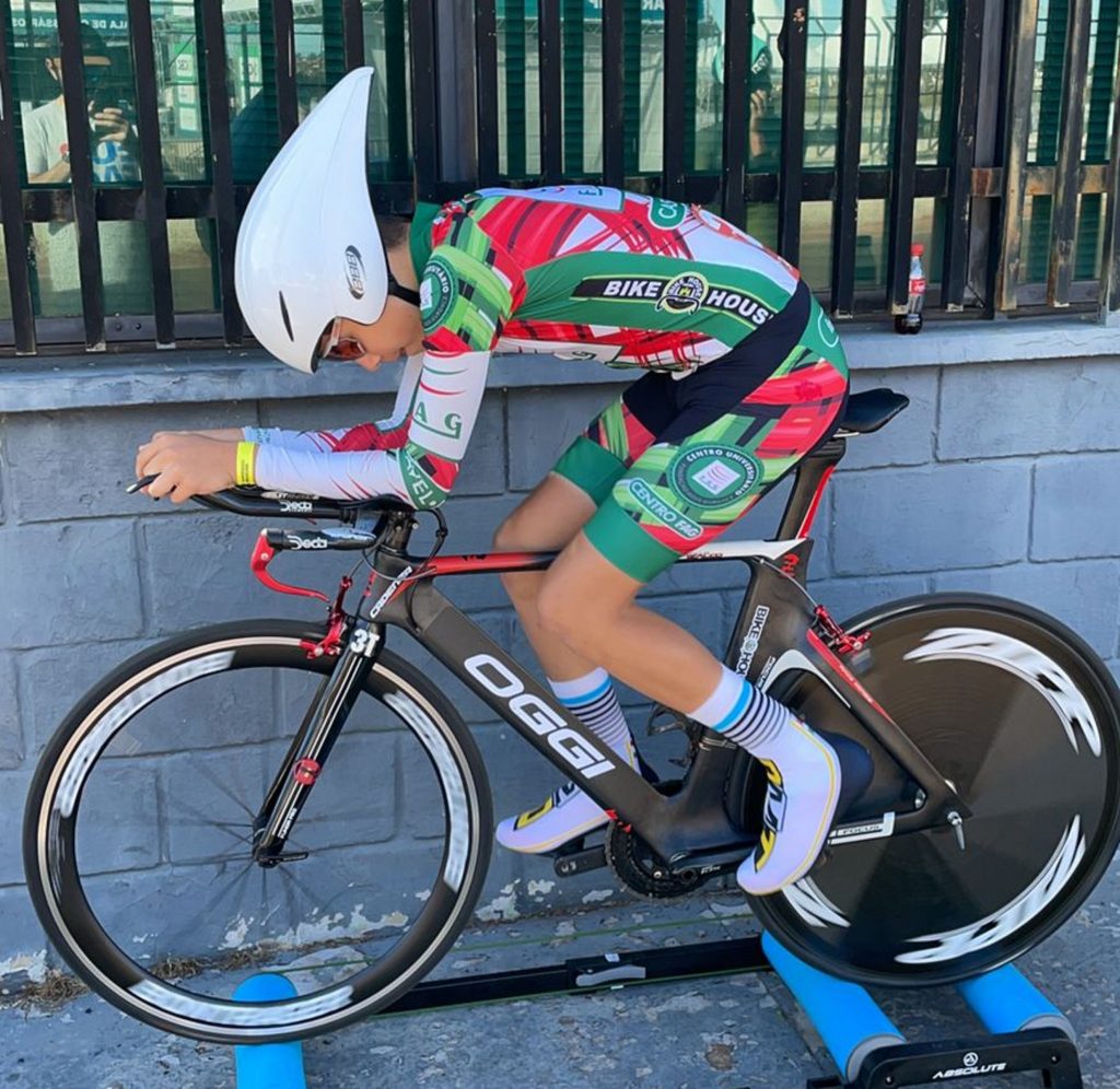 Miguel Bessani Vieira de Cascavel ganha modalidade de ciclismo em campeonato brasileiro