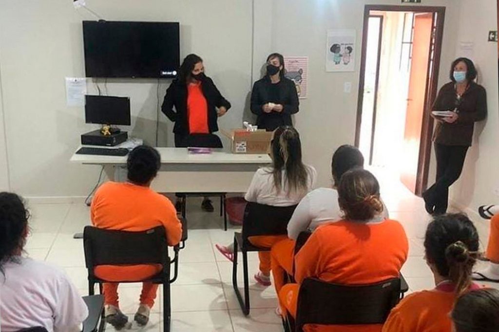 Unidades femininas do Depen recebem mais de mil coletores menstruais