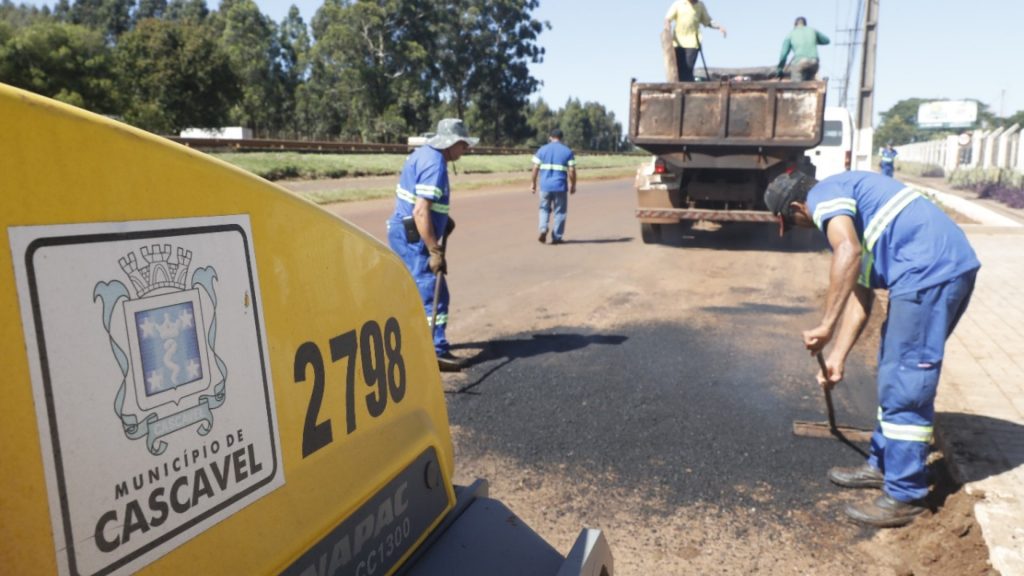 Equipes intensificam trabalhos de melhorias nas vias públicas