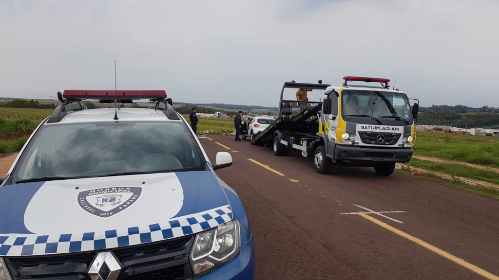 Família é feita refém e tem objetos roubados; carro foi recuperado no Cascavel Velho