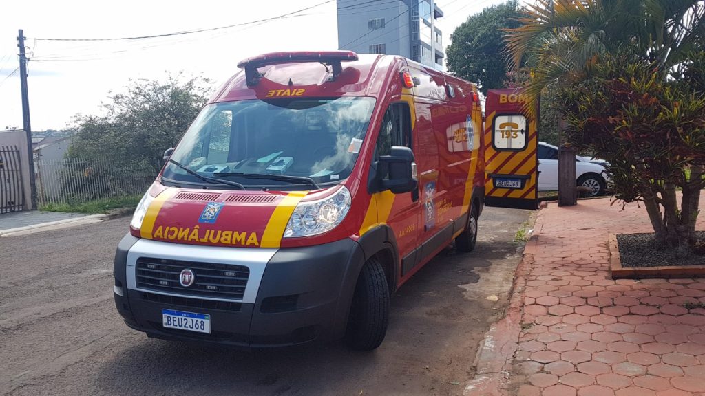 Mulher de 54 anos fica ferida ao cair de escada no Bairro Cancelli, em Cascavel