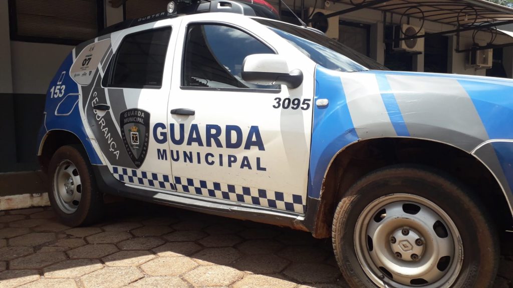 Rapaz é detido pela Guarda Municipal no Bairro Interlagos, em Cascavel