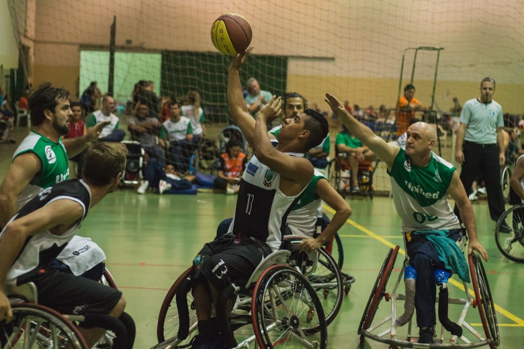 Mais de cem atletas representam Cascavel nos Parajaps em Londrina