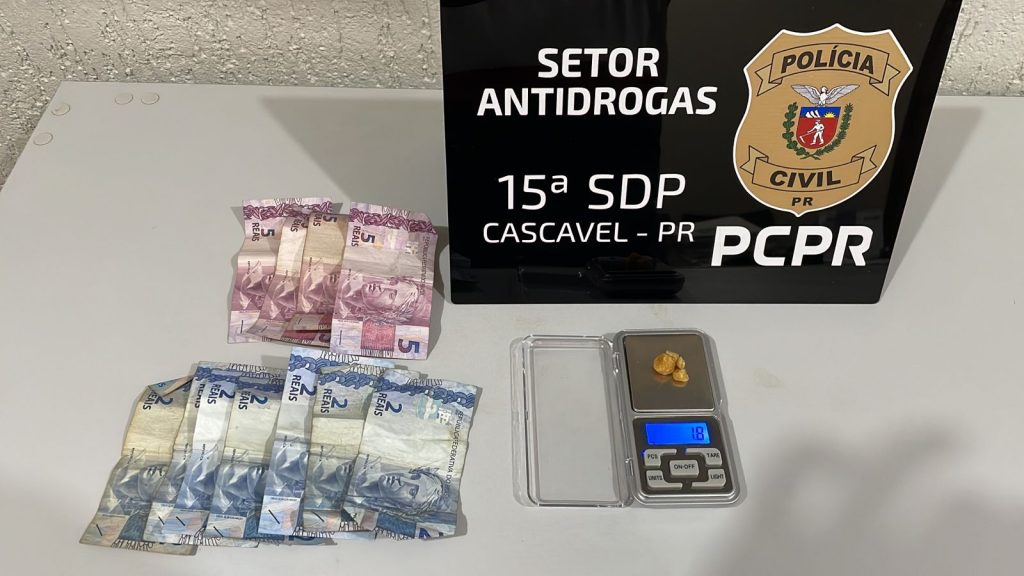 Jovem é detido com drogas na Rua Paraná, no Centro
