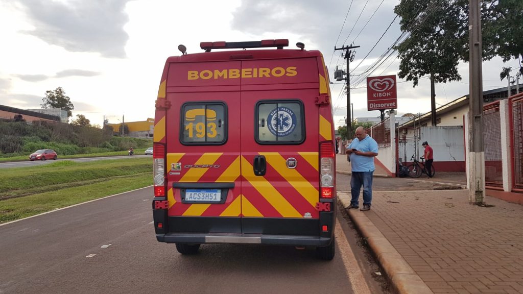 Ciclista fratura o braço ao sofrer queda, tentando desviar de cachorro às margens da BR-277