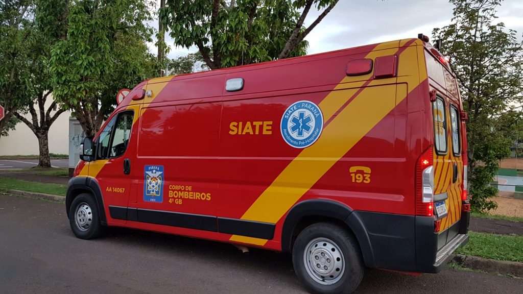 Criança de 6 anos fratura o braço ao sofrer queda em parquinho, na Neva