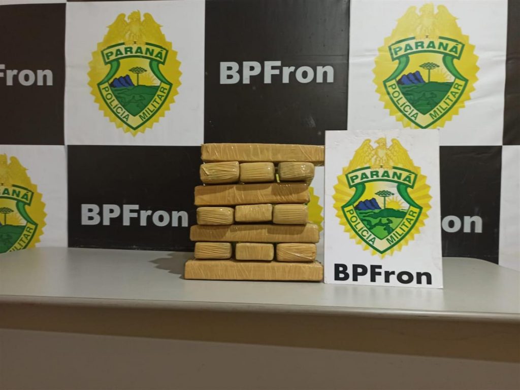BPFRON apreende droga durante abordagem a ônibus em Guaíra