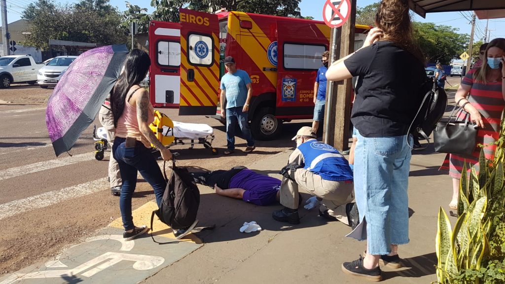 Motociclista fica ferido após colisão de trânsito no Bairro Parque Verde, em Cascavel