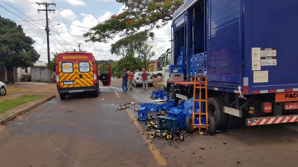 Trabalhador fica ferido após ser atropelado por automóvel na Av. Corbélia, em Cascavel