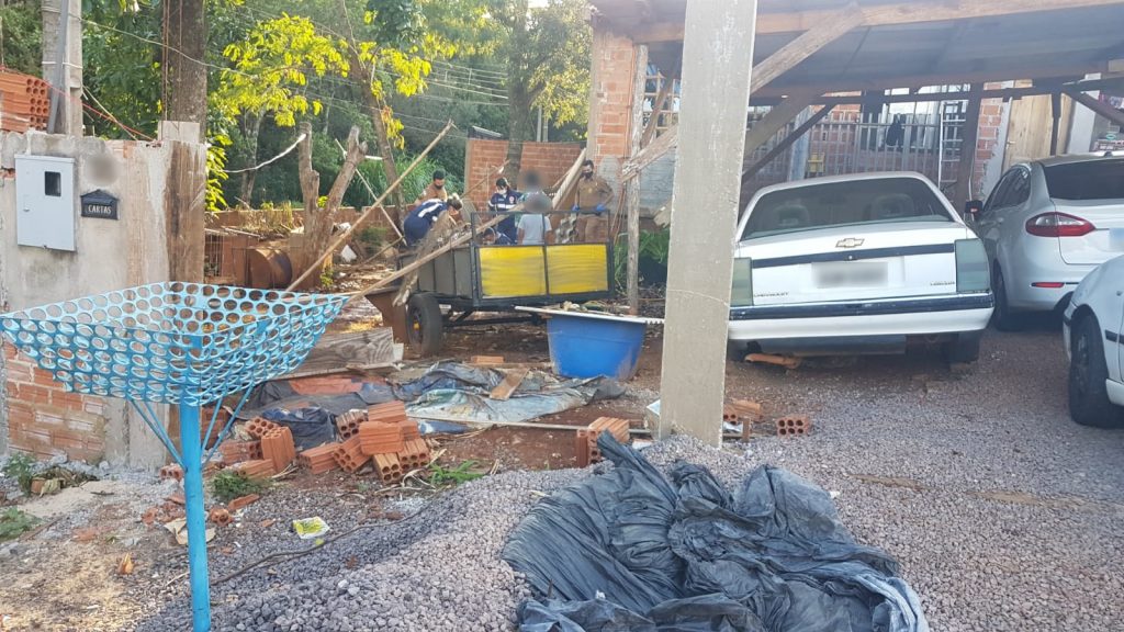 Polícia Militar dá apoio ao Samu em atendimento a jovem de 25 anos no Bairro Brasília