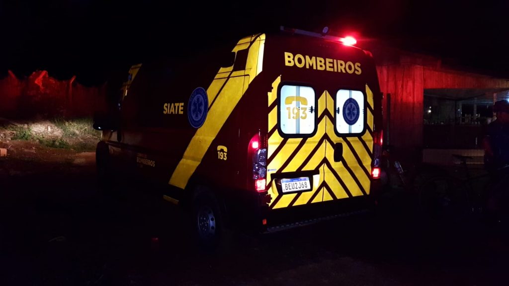 Idoso de 63 anos sofre queda de bicicleta e precisa dos cuidados do Siate na Estrada Rio da Paz