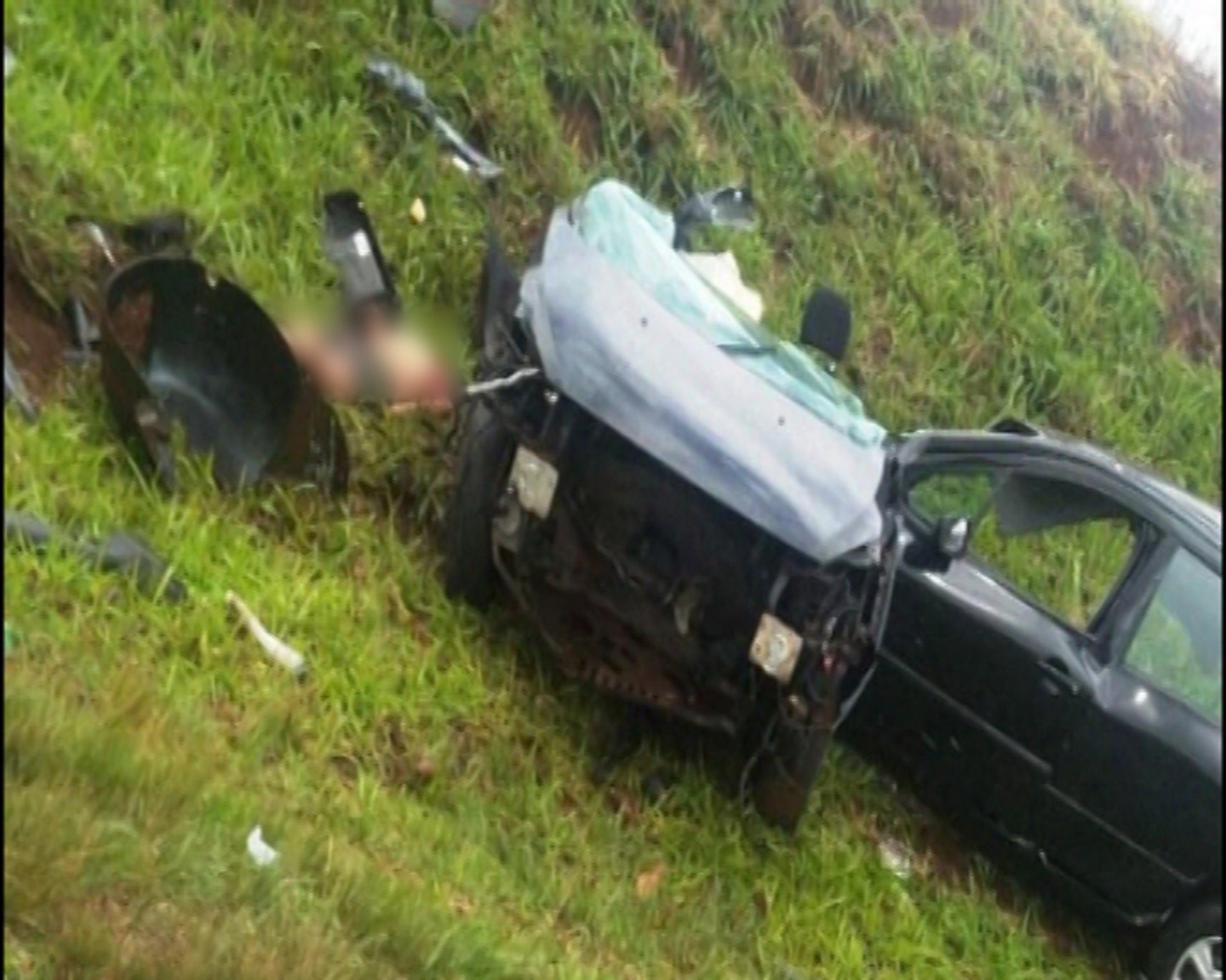 Acidente que matou seis pessoas aconteceu durante ultrapassagem a dois caminhões, diz PRE