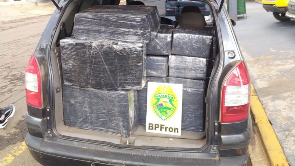 BPFron apreende veículo Zafira que transportava 312 kg de maconha em Realeza