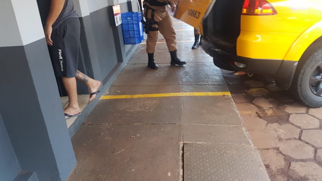 Acusado de envolvimento em roubo a residência é preso pela Polícia Militar