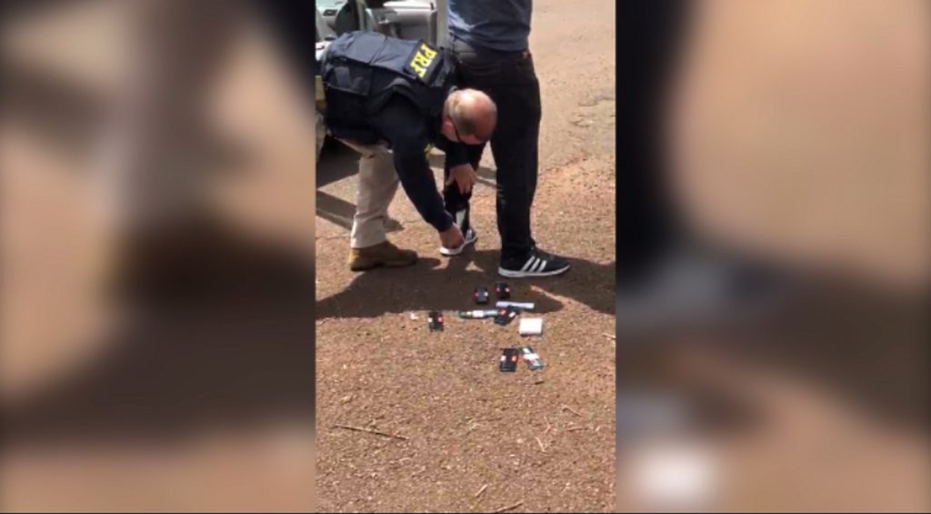PRF apreende mercadoria oculta no corpo de ocupantes de veículo em Céu Azul