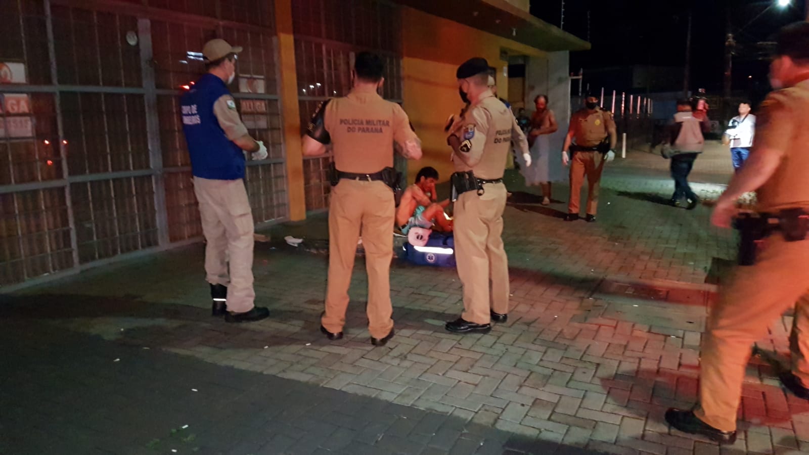 Andarilhos são baleados na Rua Vitória, em Cascavel